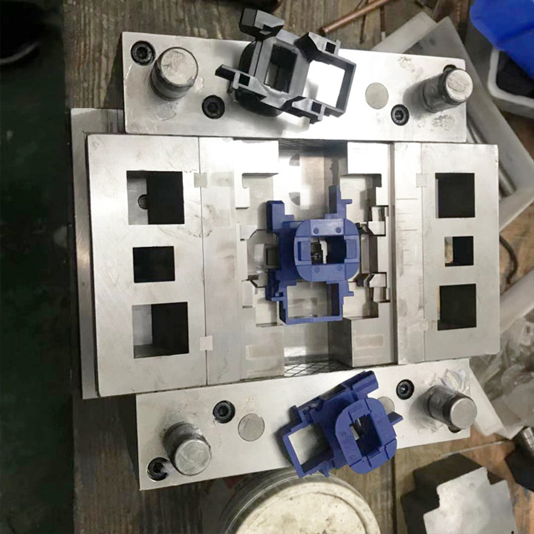 電子底托模具(jù)